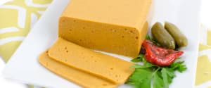 Selbstgemachter veganer Käse: nuss-, soja- & fettfrei