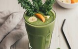 ai/ai gruener smoothie mit gruenkohl
