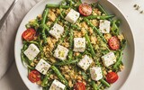 ai/ai veganer feta rucola bohnen salat