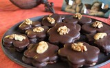 walnuss marzipan plaetzchen